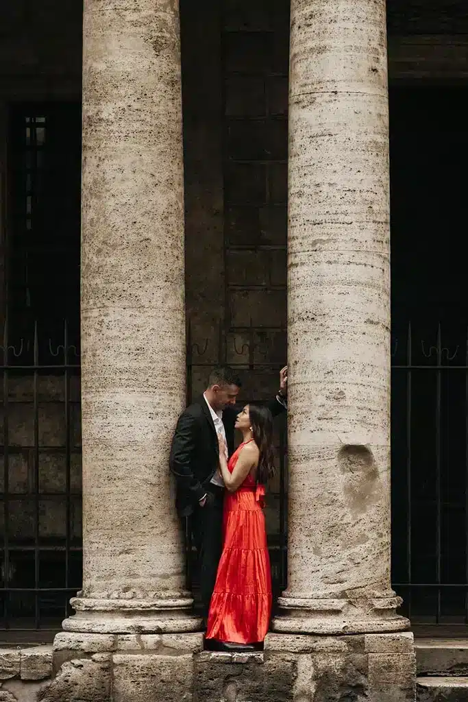 Timeless elopement portrait in Rome