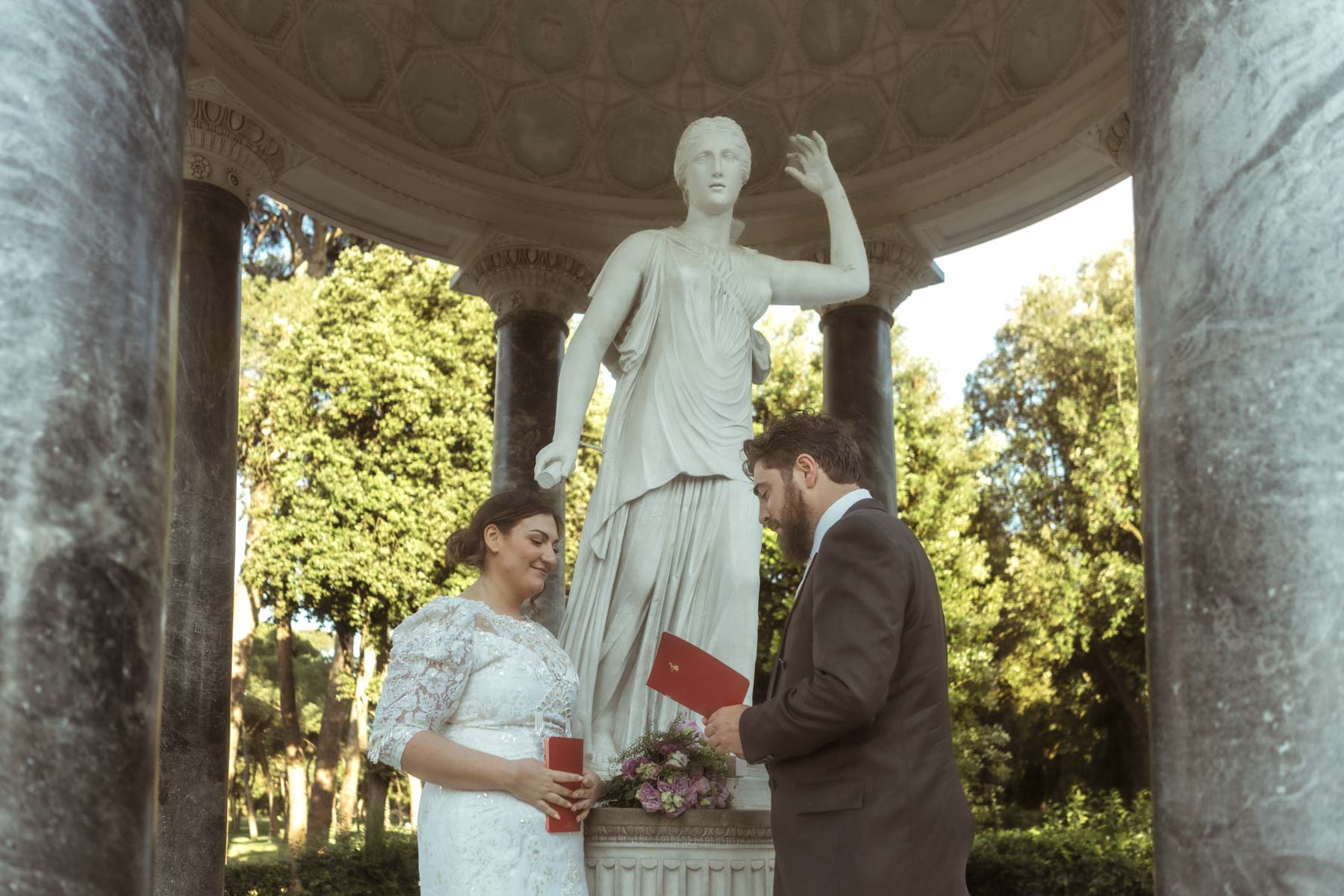 Symbolic elopement ceremony in Italy
