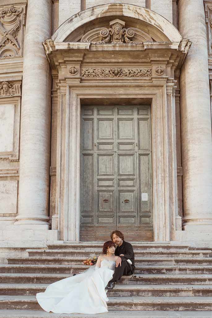 Elopement portraits by the Basilica dei Santi Luca e Martina, Rome